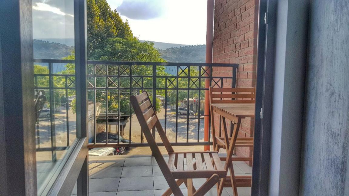 Your Home In Tbilisi: Cosy Stay In The Old City ภายนอก รูปภาพ
